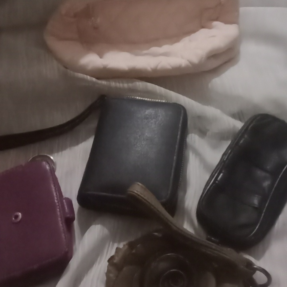 Women black wallet